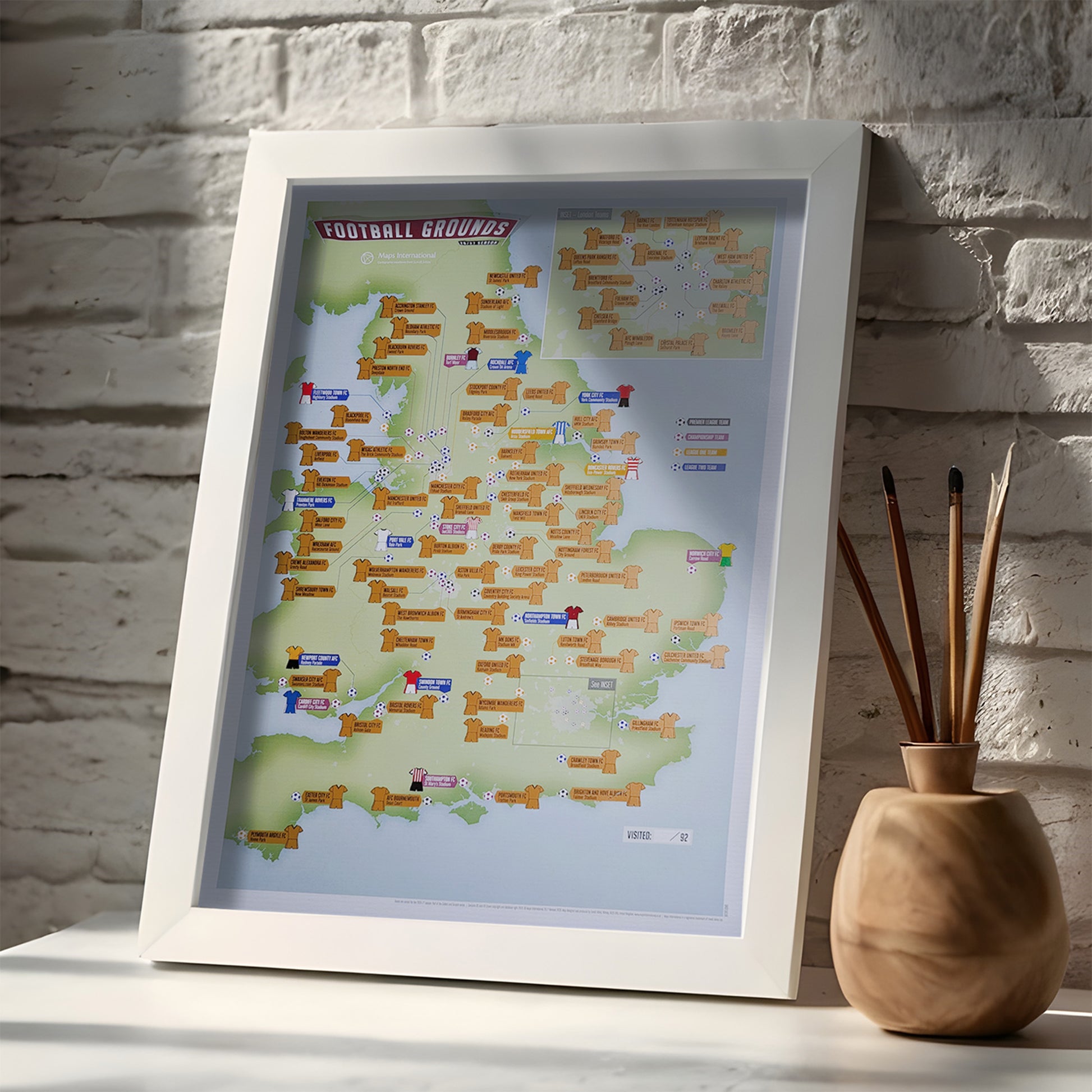 UK01618_3_BWWHI - Scratch Off 92 Football Grounds 2026-27 season Print