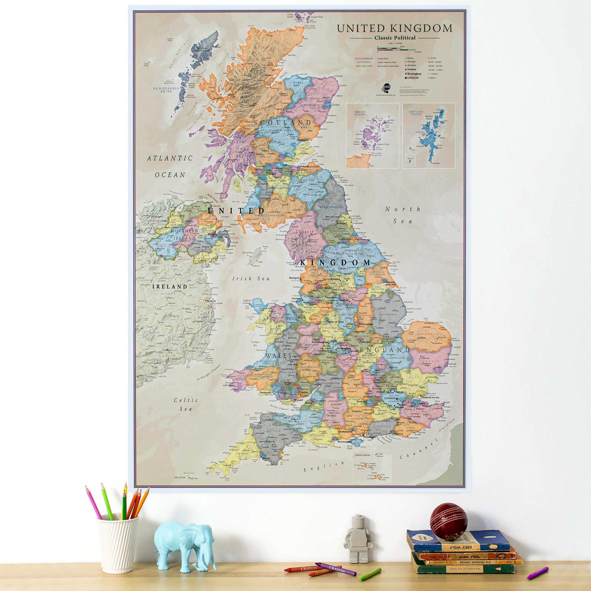 UK01636_M_FSLAM - UK Classic Wall Map