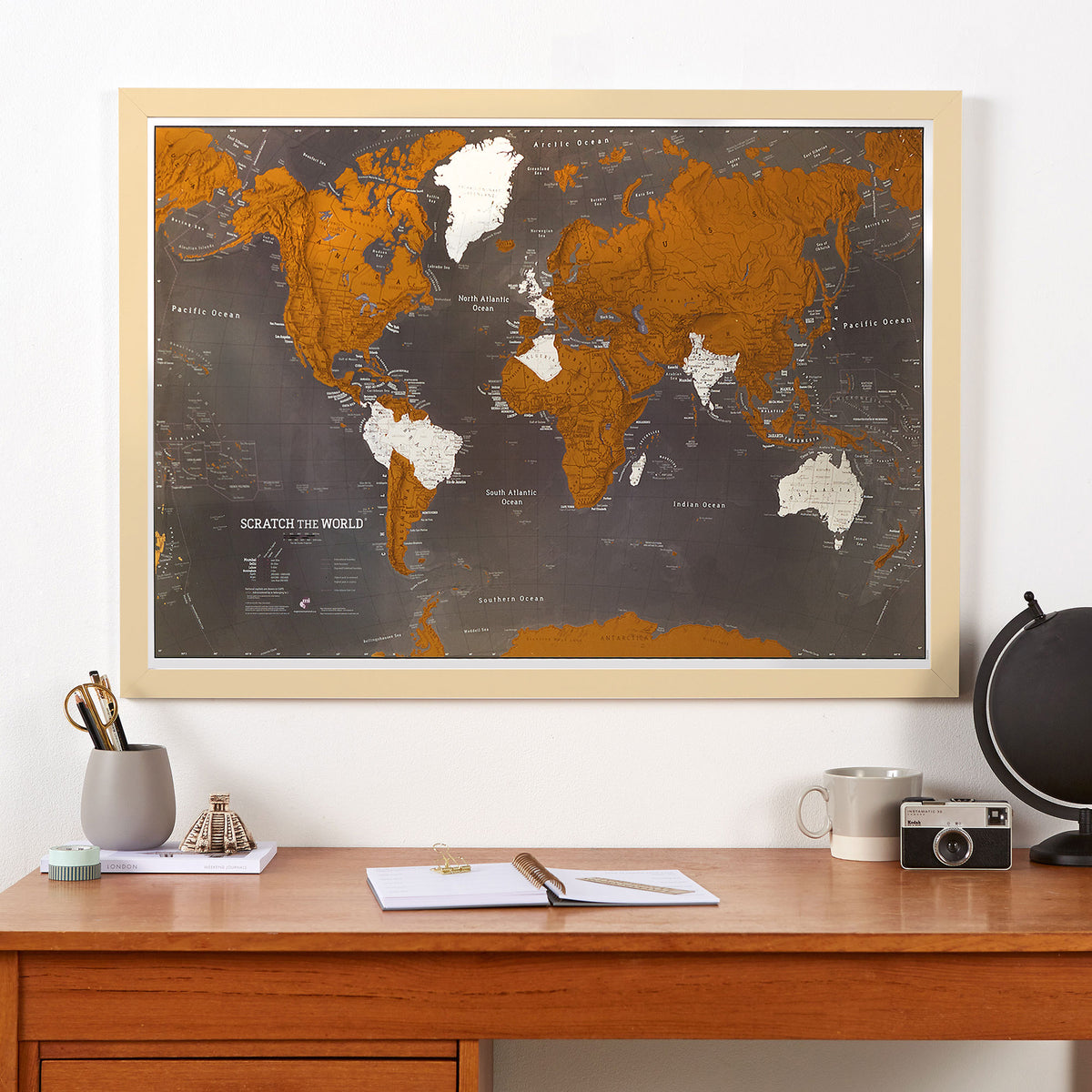 WM01628_M_BWOAK - Scratch the World‚® black edition map print