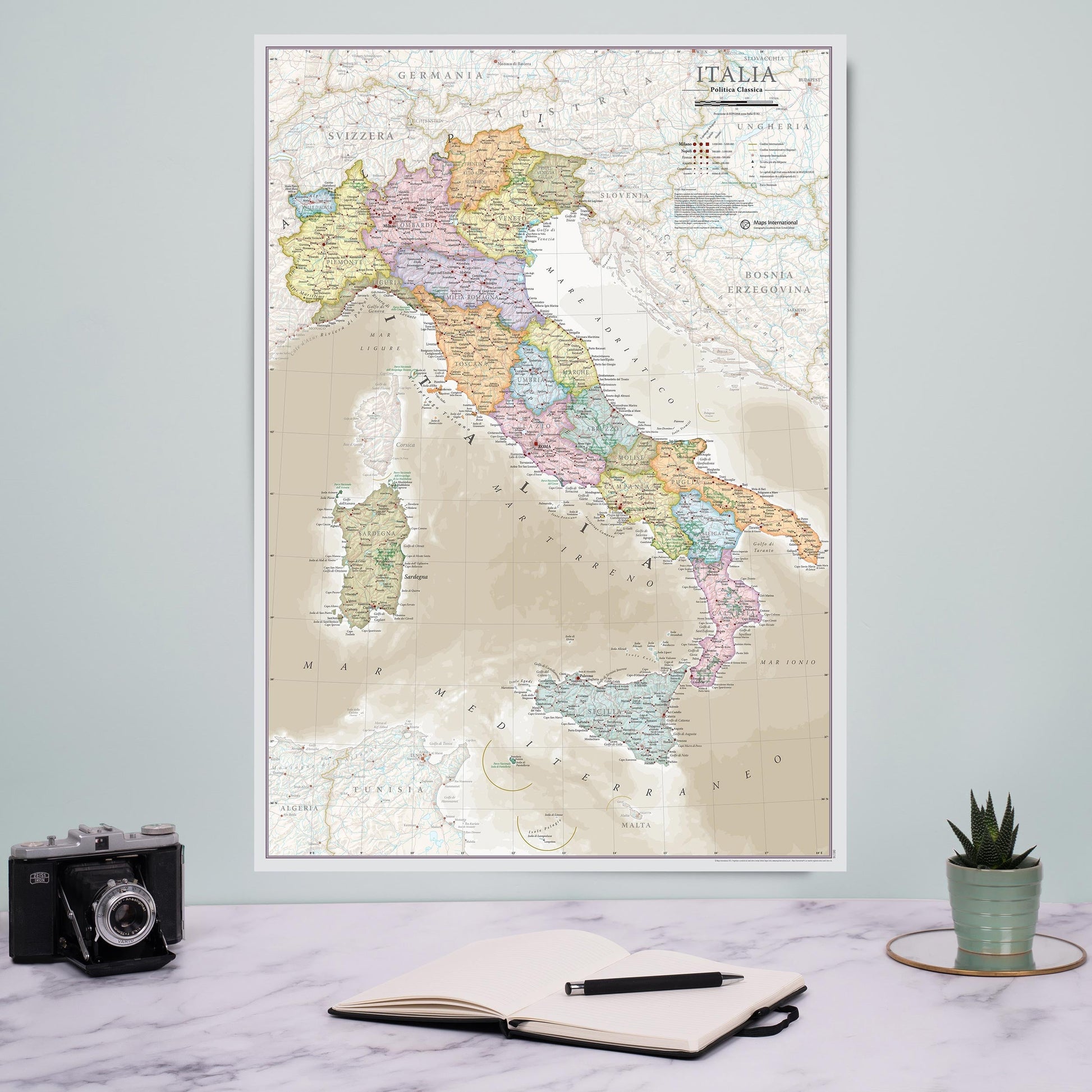 CM01746_S_PNBRD - Italy Classic Wall Map