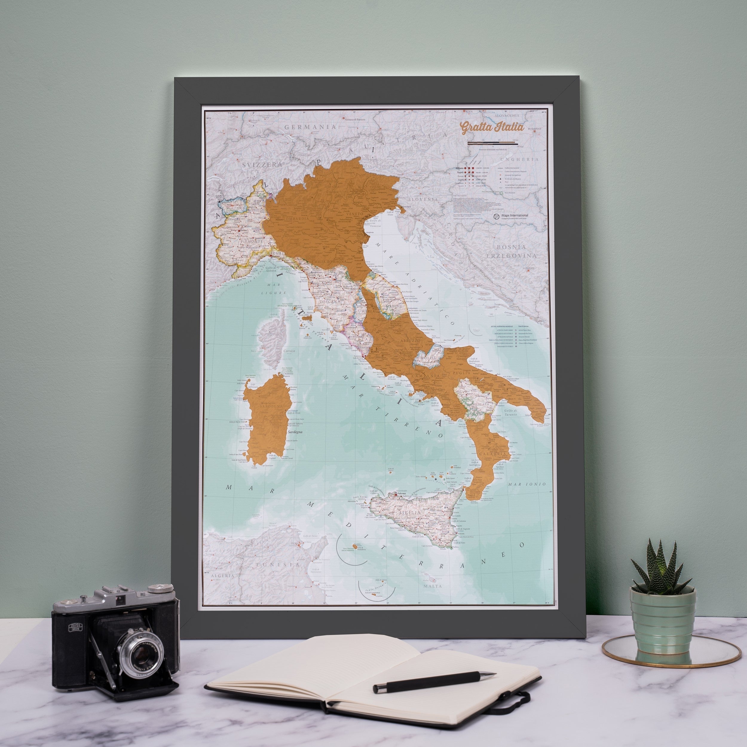 CM01730_S_BWBLA - Scratch Italy Print