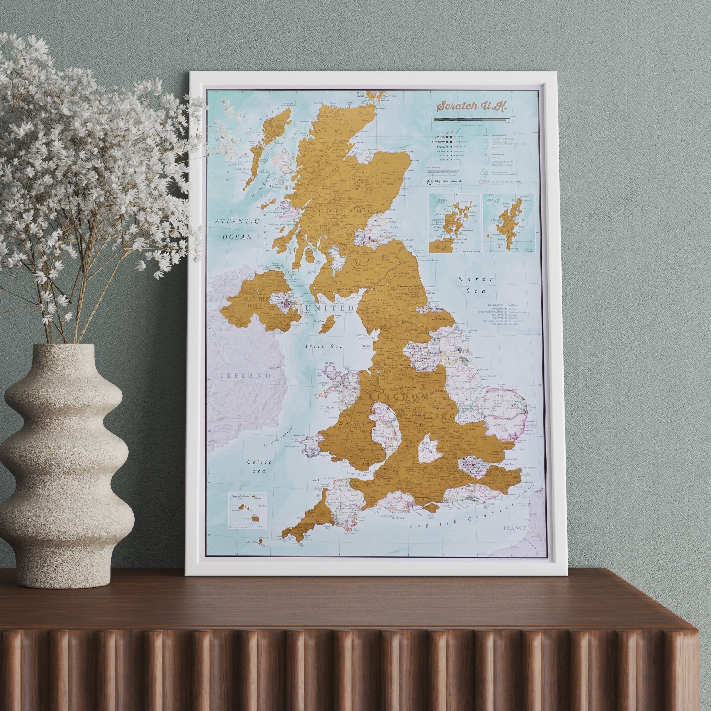 CM01725_S_BWWHI - Scratch United Kingdom Print