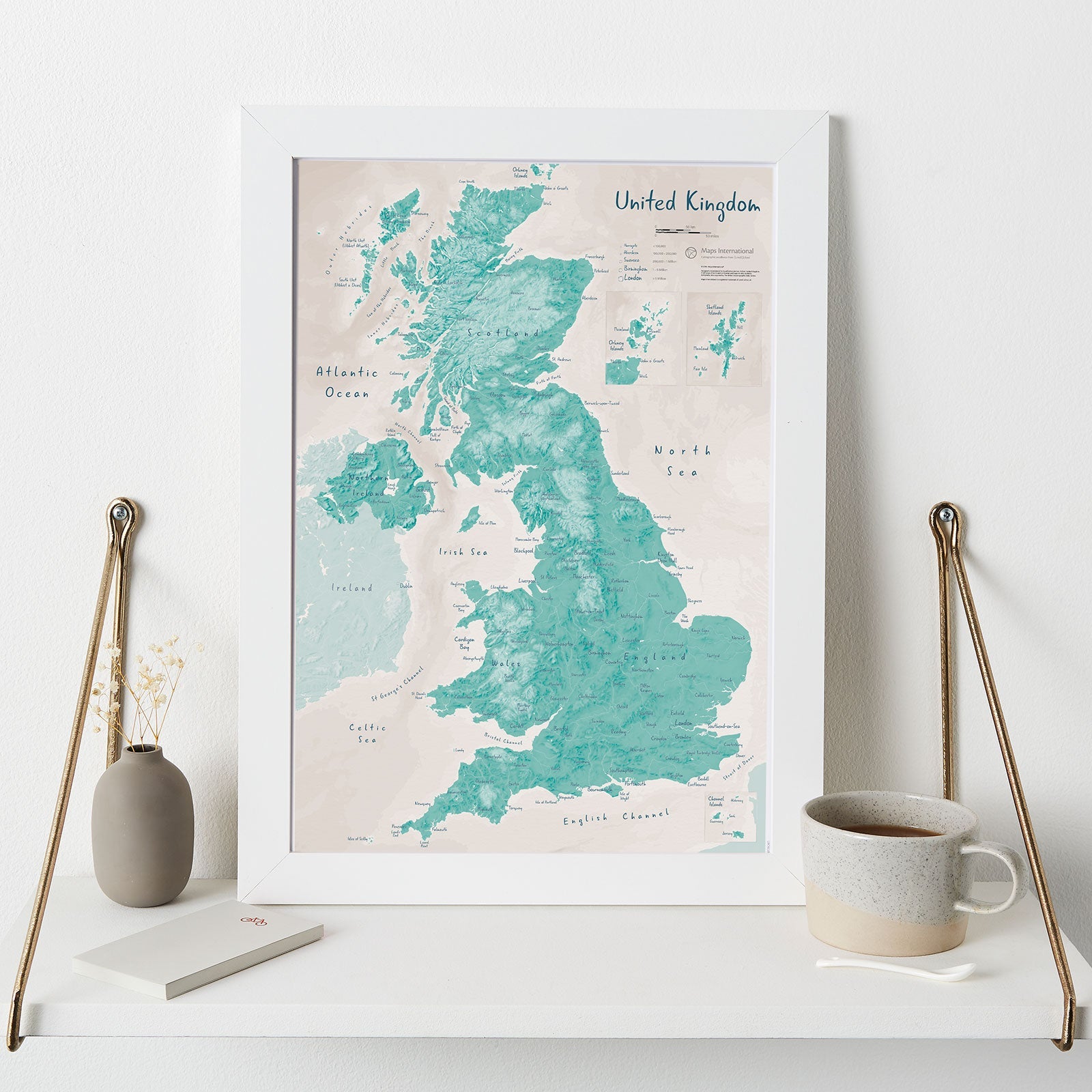 UK01670_3_WDWHI - UK as Art Map - Tarragon