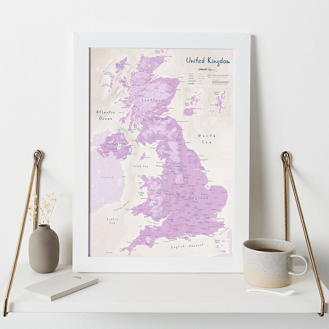 UK01674_3_WDWHI - UK as Art Map - Thistle