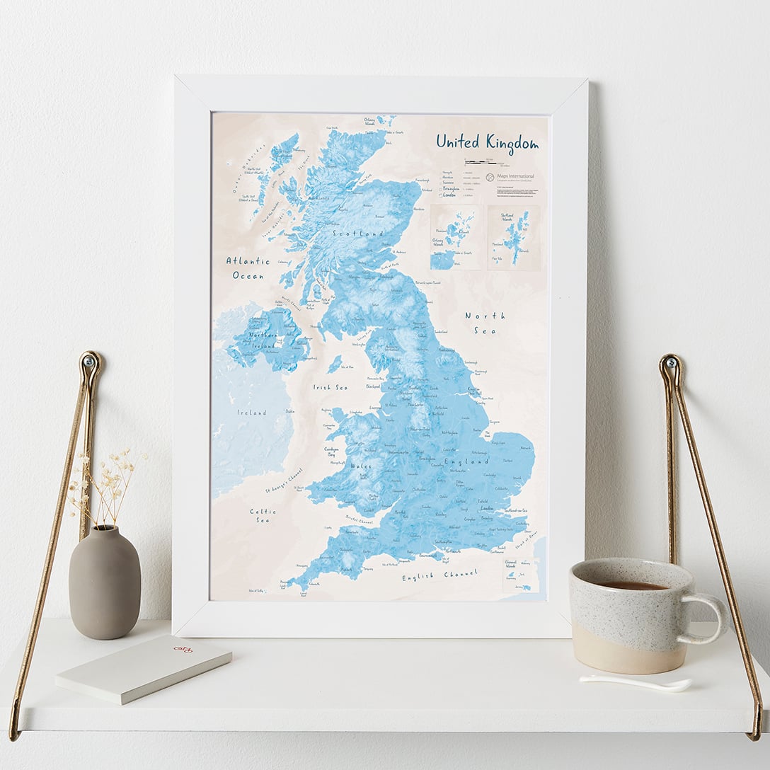 UK01676_3_WDWHI - UK as Art Map - Cerulean