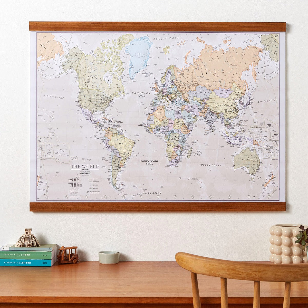 /w/m/wm01192_m_canvwdhb-classic-world-map-main.jpg