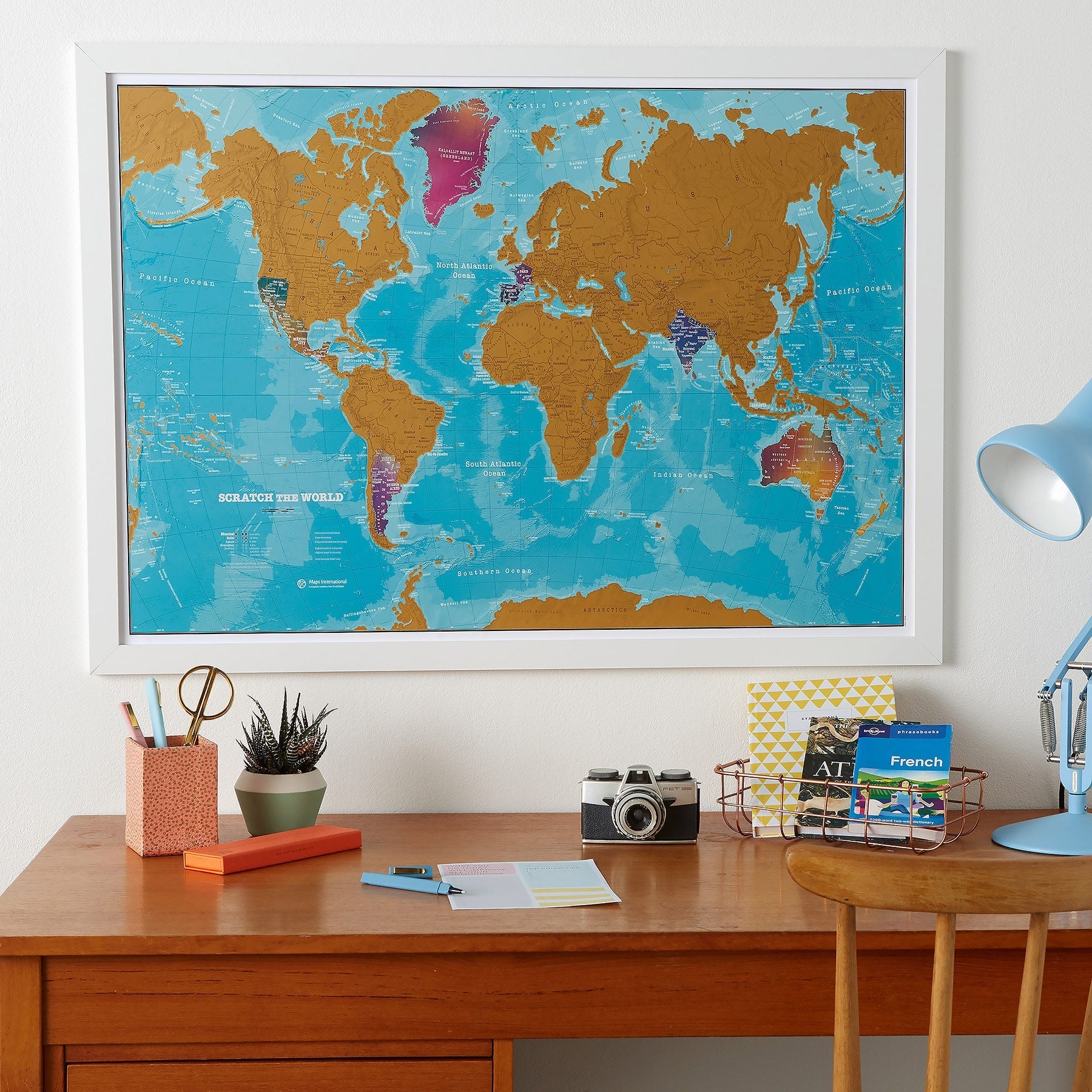 WM01667_M_BWWHI - Scratch the World® - Watercolour Edition Map